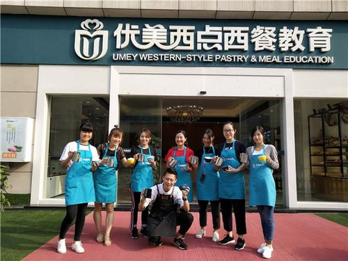 美女、咖啡、拉花 這場優雅的邂逅唯獨缺你不行